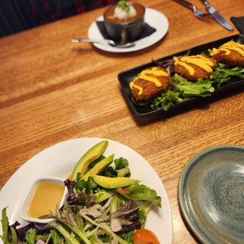 Glenn's Cafe - Gumbo, nouvelle cakes and a side salad - Wine Bars Near Me - Columbia, Missouri