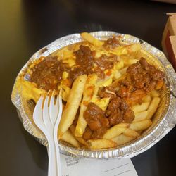 Pizza Palace - Gross chili cheese fries