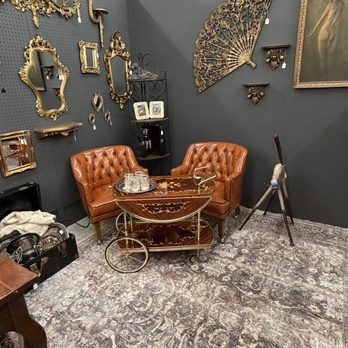 Antiques & Uniques - Room - Antiques Near Me - Wickliffe, Ohio