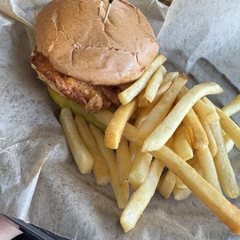 Hot House Tavern - Hot House Chicken Sandwich - New American Near Me - Menomonee Falls, Wisconsin