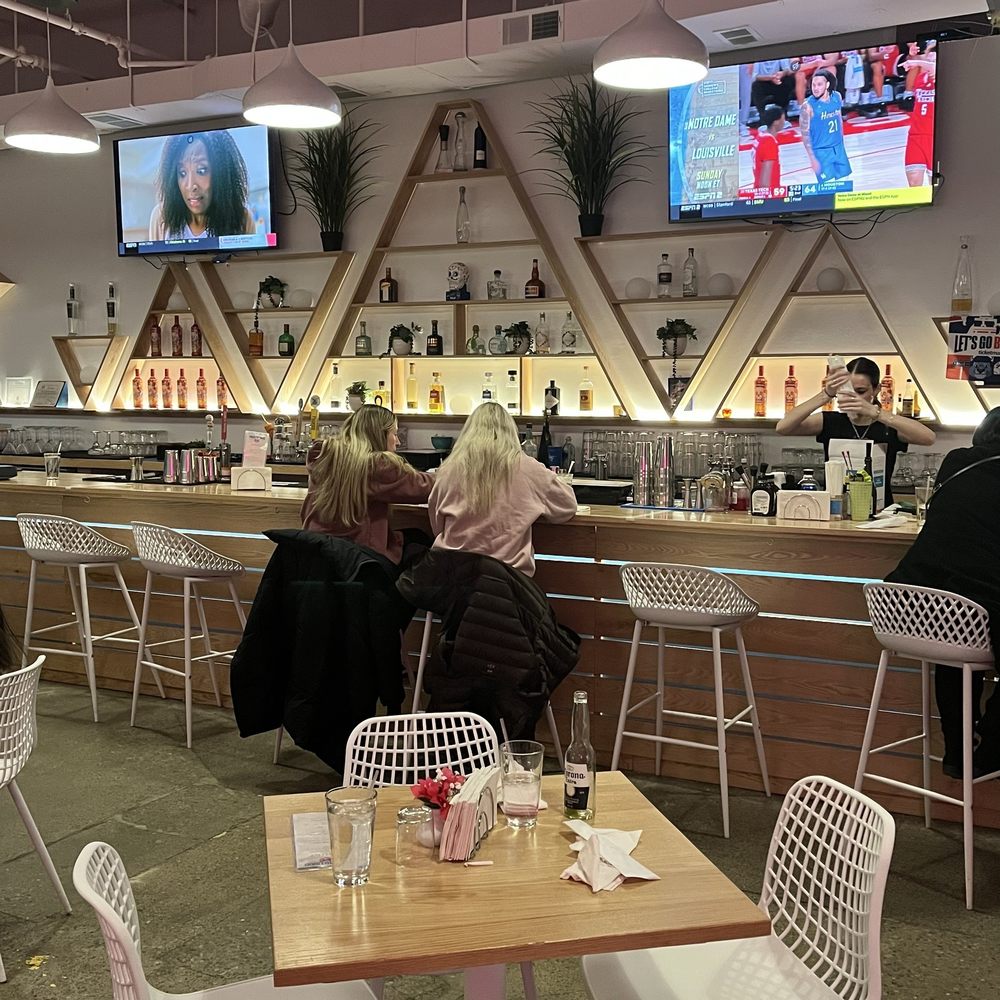 Taquito Lindo - Nice bar area - Tacos Near Me - Williamsville, New York Taquito Lindo - Nice bar area - Tacos Near Me - Williamsville, New York