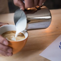 Comedy Café Berlin - Kaffee!