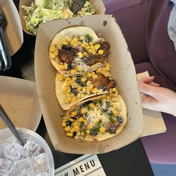 Avenue Pub - Orange Beach - Grouper tacos - American Near Me - Orange Beach, Alabama