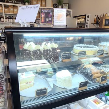 Decadent A Coffee and Dessert Bar - Cake Cake Cake Cake - Wine Bars Near Me - Fulton, Maryland