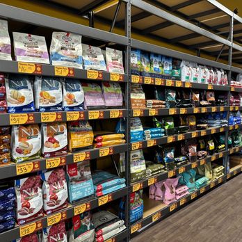 Hollywood Feed - Pet Stores Near Me - Tyler, Texas