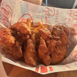 BoatYard LKN - Chicken tenders that look like (and taste) like fish sticks