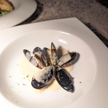 Bordeaux - Mussels in a light cream sauce - French Near Me - Puerto Vallarta, JAL Bordeaux - Mussels in a light cream sauce - French Near Me - Puerto Vallarta, JAL