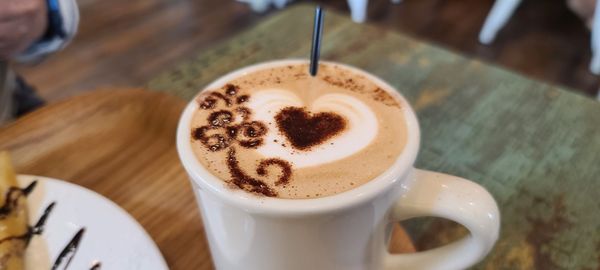 Cafe Bench | Crêpe Flushing by null