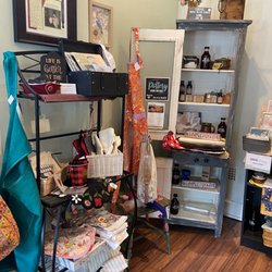 Magnolia Cafe - Local artisan items for sale