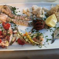 Trattoria Pancin - Appetizer recommended by the waiter. Great selection of all kinds of seafood.