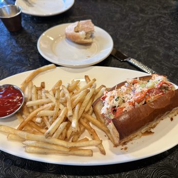 Village Square - Lobster roll - American Near Me - Winchester, Virginia Village Square - Lobster roll - American Near Me - Winchester, Virginia