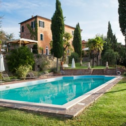 Villa Il Poggio di Perez Elisabetta - Esterno della Villa con Piscina