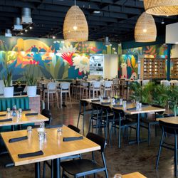 Redbird Scratch Kitchen + Bar - Sam Hughes - Redbird (Sam Hughes) Interior