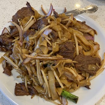 Papa Lu's Kitchen - Beef Chow Fun - Chinese Near Me - Baldwin Park, California Papa Lu's Kitchen - Beef Chow Fun - Chinese Near Me - Baldwin Park, California