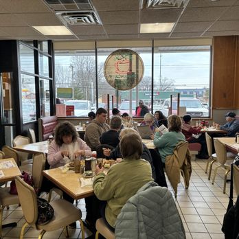 Spa Restaurant - people sitting at tables in a restaurant - Diners Near Me - Lake Hiawatha, New Jersey Spa Restaurant - people sitting at tables in a restaurant - Diners Near Me - Lake Hiawatha, New Jersey