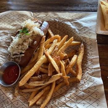 Blatt Beer & Table - Blattwurst - Gastropubs Near Me - Omaha, Nebraska