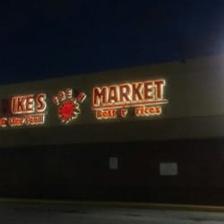 MIke's Fresh Market - Market at night