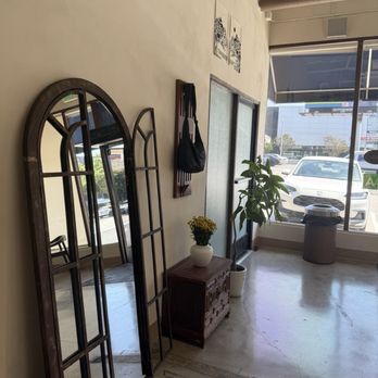 Way Home Coffee - Interior - Coffee & Tea Near Me - Los Angeles, California Way Home Coffee - Interior - Coffee & Tea Near Me - Los Angeles, California