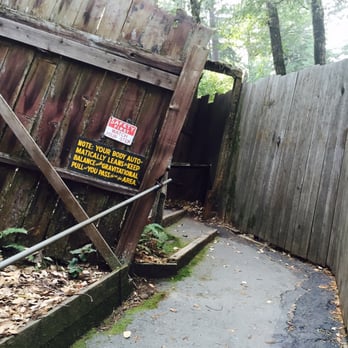 Confusion Hill - Amusement Parks Near Me - Piercy, California