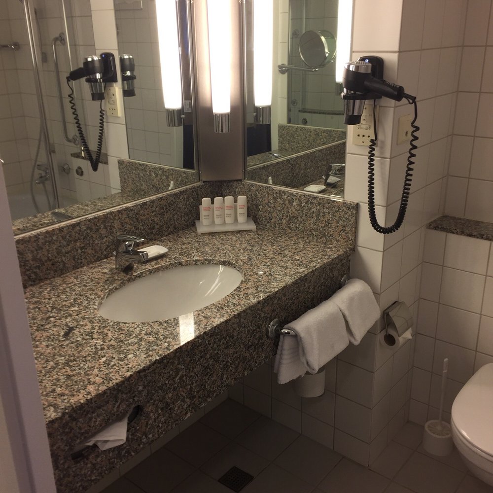 Radisson Blu Airport Hotel - Bathroom - Hotels Near Me - Gardermoen, 02 Radisson Blu Airport Hotel - Bathroom - Hotels Near Me - Gardermoen, 02