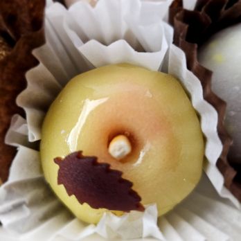 Chikara Mochi - りんご - Bakeries Near Me - Gardena, California