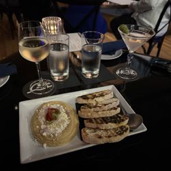 Jazz TX - Hummus and bread