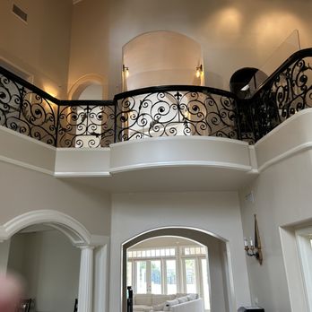 Safer-Baby - Plexiglass above bannister - Childproofing Near Me Safer-Baby - Plexiglass above bannister - Childproofing Near Me