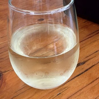 Yodelin - Sauvignon Blanc wine - Seafood Near Me - Leavenworth, Washington