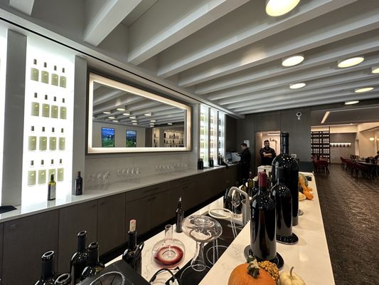 JUSTIN Downtown Tasting Room by null