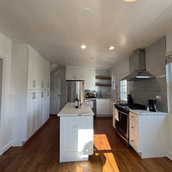Brothers Alvarez Remodeling  - Decks & Railing Near Me - Arlington, Virginia
