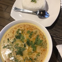 Curry chicken (soup) with rice Curry chicken (soup) with rice