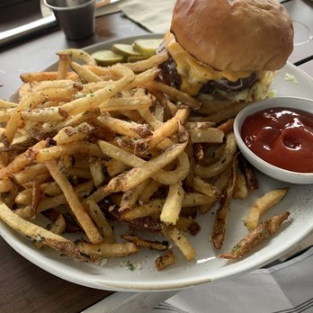 The Crunkleton - The burger was flavorful and the fries were great! - Cocktail Bars Near Me - Charlotte, North Carolina The Crunkleton - The burger was flavorful and the fries were great! - Cocktail Bars Near Me - Charlotte, North Carolina