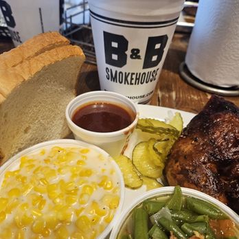 B&B Smokehouse - Lunch chicken special which comes with 2 sides . I got creamed corn and greenbeans. - Barbeque Near Me - San Antonio, Texas