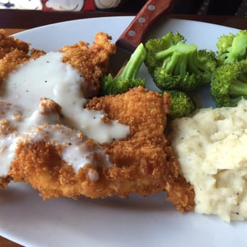 Pilot Pete's - Country Fried Chicken.  Actually a healthy meal in that it's fried without the skin. Comes with soup, whipped potatoes, broccoli, and soup. - American Near Me - Schaumburg, Illinois