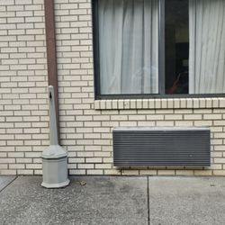 Quality Inn & Suites - Non-smoking hotel that stinks like cigarettes