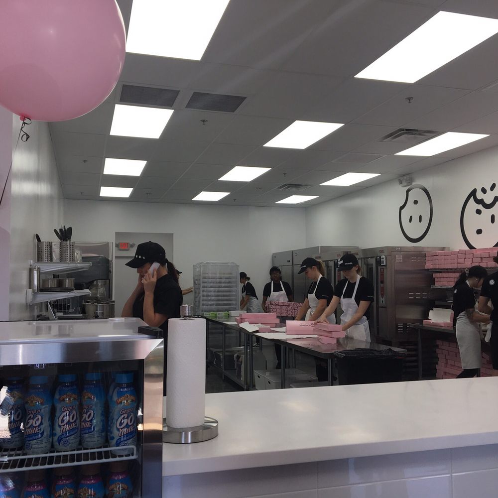 Crumbl - Ahwatukee - Bakeries Near Me - Phoenix, Arizona Crumbl - Ahwatukee - Bakeries Near Me - Phoenix, Arizona