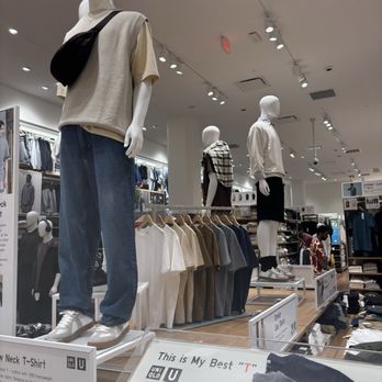 UNIQLO - Interior - Children's Clothing Near Me - Seattle, Washington