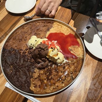 BJ's Restaurant & Brewhouse - Giant pizookie - New American Near Me - Orlando, Florida BJ's Restaurant & Brewhouse - Giant pizookie - New American Near Me - Orlando, Florida