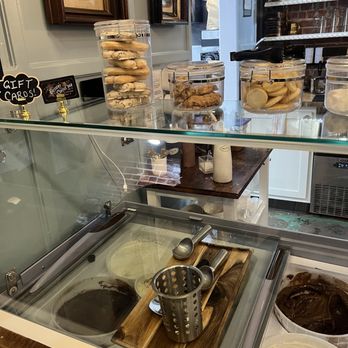 Perets Dessert & Coffee Bar - Afrigato - Desserts Near Me - Oklahoma City, Oklahoma