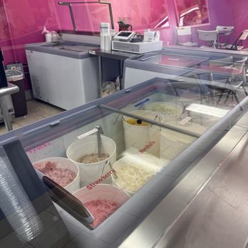 Paleteria y Neveria Las Michoacanas - Ice Cream & Frozen Yogurt Near Me - Paso Robles, California