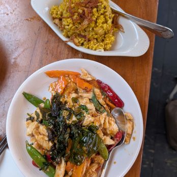 Burma Superstar - Chicken with Fresh Basil and Burmese Fried Rice - Burmese Near Me - San Francisco, California