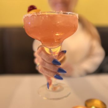La Cantina Grill - Grapefruit margarita - Mexican Near Me - Chicago, Illinois La Cantina Grill - Grapefruit margarita - Mexican Near Me - Chicago, Illinois