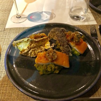 Estro - Seared salmon, chickpea stew w/ shrimp and salmon skin chicharon - Seafood Near Me - Las Condes, RM Estro - Seared salmon, chickpea stew w/ shrimp and salmon skin chicharon - Seafood Near Me - Las Condes, RM