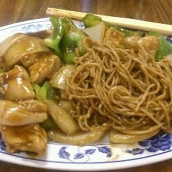 Hong Nien Chinese Restaurant - Chicken chow mein w/ black bean sauce - Seafood Near Me - Honolulu, Hawaii Hong Nien Chinese Restaurant - Chicken chow mein w/ black bean sauce - Seafood Near Me - Honolulu, Hawaii