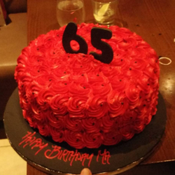 Les Delices Lafrenaie - Delicious customized birthday cake