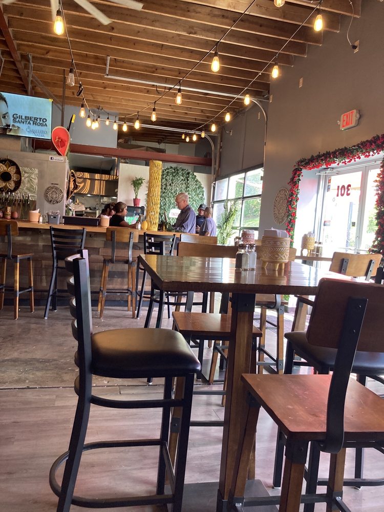 TACO LUNA Y MAS 301 W Lexington Ave, Winchester, Kentucky Mexican