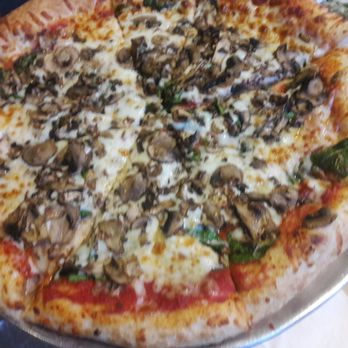 Beach pizza - Custom Pizza! Cheese and red sauce with mushroom, spinach, garlic, and onion - Pizza Near Me - Manhattan Beach, California Beach pizza - Custom Pizza! Cheese and red sauce with mushroom, spinach, garlic, and onion - Pizza Near Me - Manhattan Beach, California
