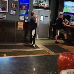 Cleveland Draft House - Garner - No dear, I'm not yelling IN the kitchen again. I'm out here where everyone can hear!