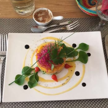 Le Citronnier - Entrée mangue avocat crevette un pur délice - French Near Me - Marseille, 13