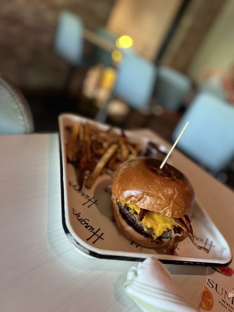 Upstairs Bar & Lounge